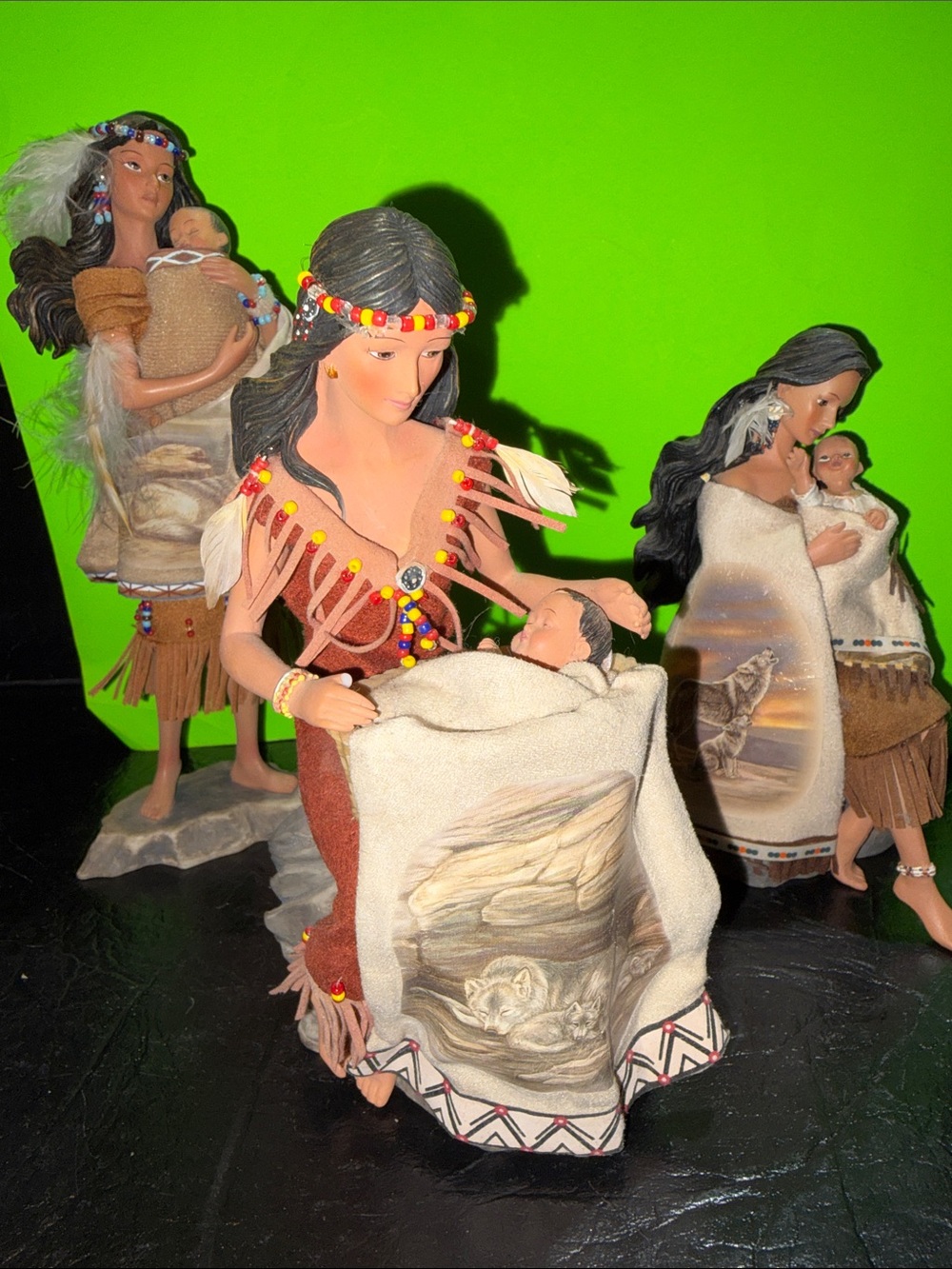 Handcrafted Native Mother and Child Figurine - Brown and Cream - Picture 10 of 11